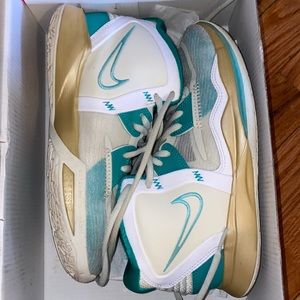 Nike Kyrie Infinity (GS) basketball sneakers